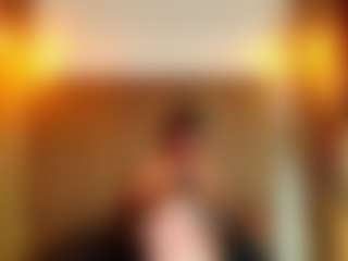 Live cam show with Max and Ashley - Teen (18+) on Camsoda