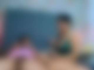 Live cam show with Max and Ashley - Teen (18+) on Dolls Live