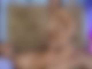 Live cam show with Max and Ashley - White on Milfs Live | colombia