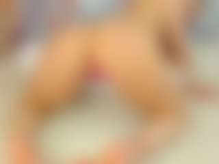 Live cam show with Antonella-West - Blonde Hair on Camming Site