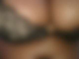 leelahrosesbigtits's Live Sex Cam Show