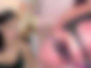 Live cam show with MayaRouse - Squirt MILF on Camming Site