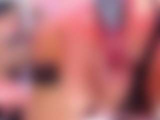 Live cam show with MayaRouse - Shaved Pussy MILF on fuklive.com
