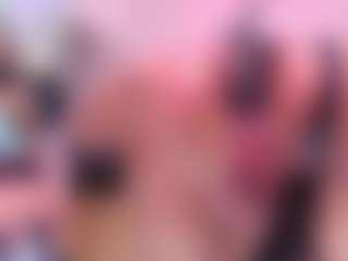 Live cam show with MayaRouse - Short Mature on Camsoda
