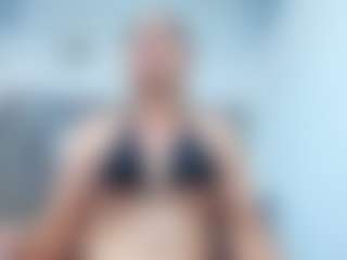 Live cam show with Yaya-11 - Gagging on Camsoda