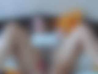 Live cam show with Issadorraa - Camel Toe on Camsoda