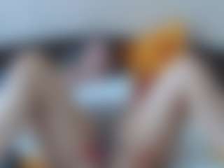 Live cam show with Issadorraa - Camel Toe on madthumbs