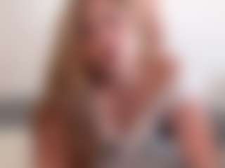 Live cam show with MikeandLana - Tease Toys on Chatstar