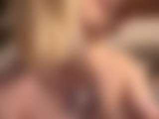 Live cam show with Maria - Moaning on googirlz