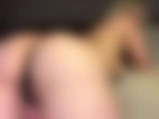 Live cam show with Maria - Smoking on Camsoda