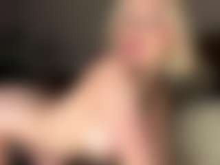 Live cam show with Maria - Blonde Hair Fetish on AdultVida.com