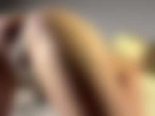 Live cam show with Maria - Blonde Hair College on xDating