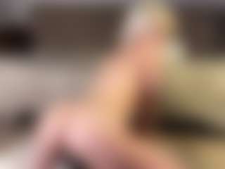 Live cam show with Maria - Blonde Hair on Hubzter Live