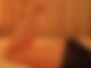 Live cam show with LiaGotti - Glasses on Latina Girls