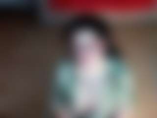 Live cam show with SquirtKimm - Glasses on AdultVida.com