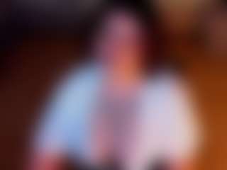 SquirtKimm MILF webcam performer live streaming