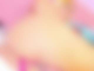 Spettacolo in cam dal vivo con Elody69 - Average su Camsoda
