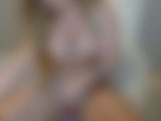 Live cam show with EvelinEve - Curvy on Camversity
