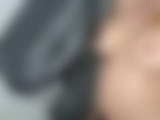Live cam show with EvelinEve - Green Eyes on boobsie.com