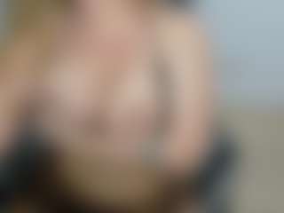 EvelinEve's Live Sex Cam Show
