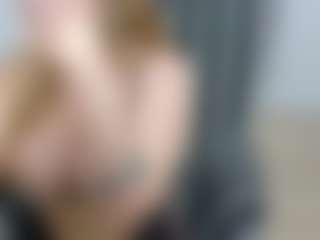 Live cam show with EvelinEve - Athletic Tease on Dolls Live