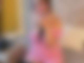 Live cam show with Mia - Average on StripNow