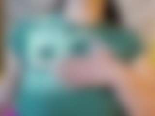 Live cam show with Mia - Average on Camsoda