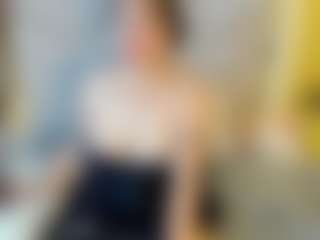 Live cam show with Mia - Machine on Mixed Magazine Live