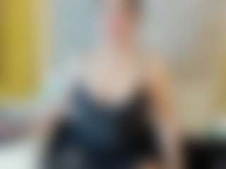 Live cam show with Mia - Dominant on Camsoda