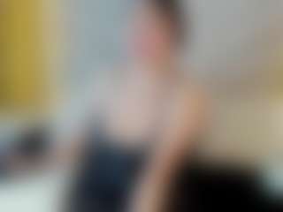Live cam show with Mia - Bisexual on SpankPalCams