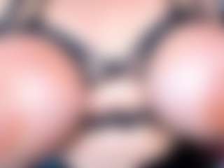 Live cam show with Slave-Aradia - Lactating on Camsoda