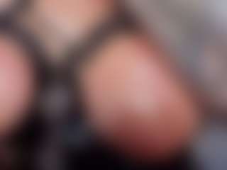 Live cam show with Slave-Aradia - Gray Eyes on SpankPalCams