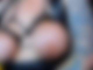 Live cam show with Slave-Aradia - Bdsm MILF on Camsoda