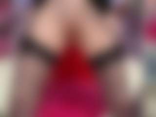 Live cam show with Sweeeets85 - Petite on AdultVida.com