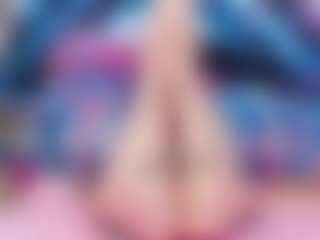 Live cam show with Sweeeets85 - Butt Plug on AdultVida.com