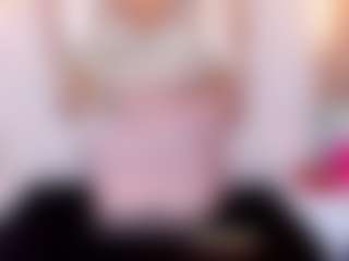 Live cam show with AlexaBravva - Small Tits on livesuperchat.net