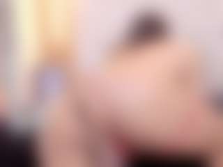 Live cam show with AlexaBravva - Muscular on Lustler