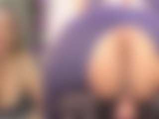 Live cam show with destinyhall1 - Smoking on Chatstar