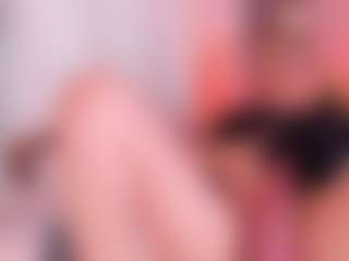 Live cam show with EvaMillins - Brown Eyes Red Hair on Milfs Live