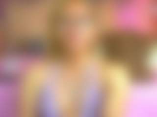Live cam show with Lunitadiva - Tiny Tits on SmokeAndPoke