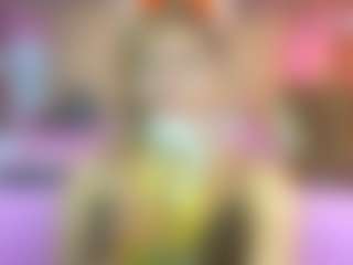 Live cam show with Lunitadiva - Average on xplaylive.com