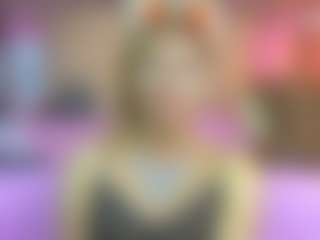Live cam show with Lunitadiva - Brown Eyes on xplaylive.com