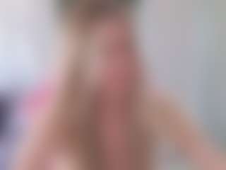 Live cam show with StacyWells - Brown Hair on eurowanks.com