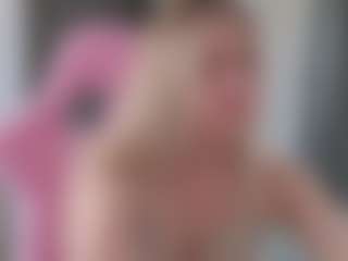 Live cam show with StacyWells - Nature on Instabang