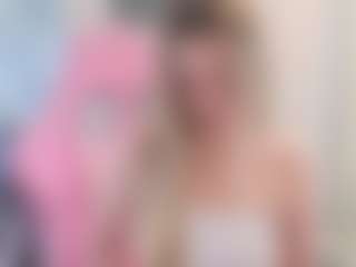 Live cam show with StacyWells - Petite on CamSodaAdn