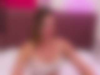 Live cam show with StacyWells - Public Brown Hair on mypornchat.com