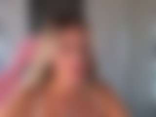 Live cam show with StacyWells - Oil on x69.live