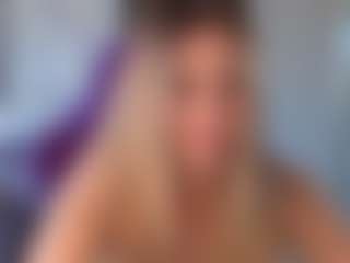Live cam show with StacyWells - Oil on Mixed Magazine Live