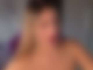 Live cam show with StacyWells - Public Latina on CamClone