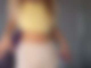 Live cam show with StacyWells - Brown Hair Petite on Camsoda